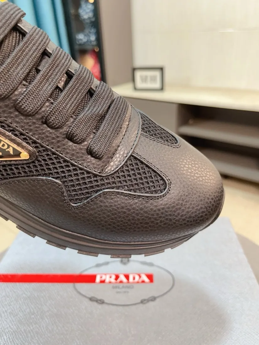 Men's shoes 💰580🌹🌹High-quality new Prada counters are launched simultaneously. The new men's shoes and 😘fabrics are selected from imported mesh and glue-spraying technology. Imported cowhide lining. 👍🏿High-end☄️Open-molded non-slip rubber outsole, exquisite lines, simple and elegant, comfortable and high-end for leisure travel. Code number: 38 to 44